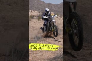 Luciano Benavides - Campione del mondo Rally-Raid FIM 2023 |  #pantaloncini Husqvarna Motorcycles